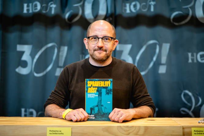 „Omezujeme šance na úspěch a rozvoj spoustě lidí.“ Sociolog Daniel Prokop o nové knize Spravedlivý růst