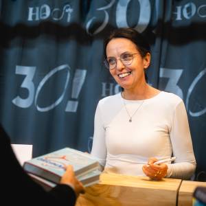 <p>Petra Dvořáková podepisovala zbrusu nový feel-good román <em>Ordinace</em>.</p>